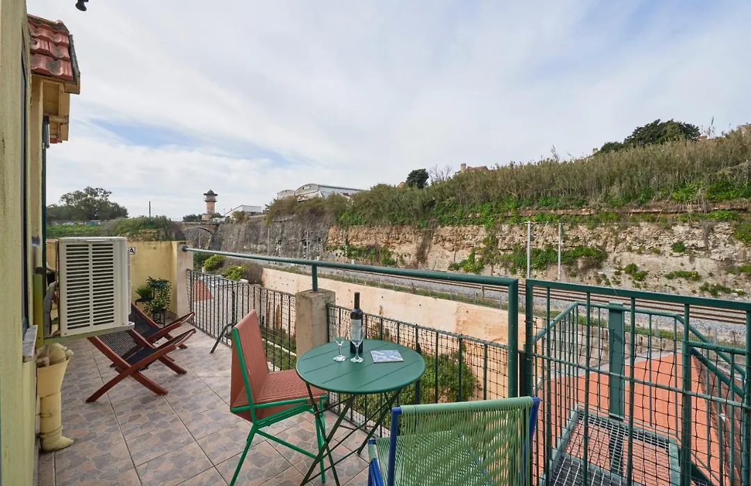 Bright Apt W Balcony, Ac, Parking, By Timecooler-1